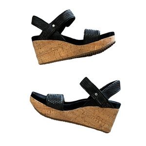 Eileen Fisher Strappy Platform Heel with Velcro Ankle Strap  6.5